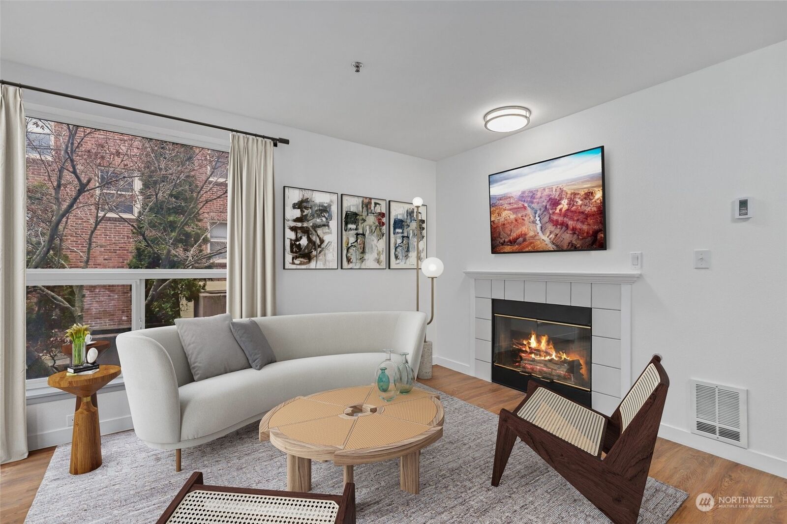 Property Photo: 530 Melrose Avenue E 306 WA 98102