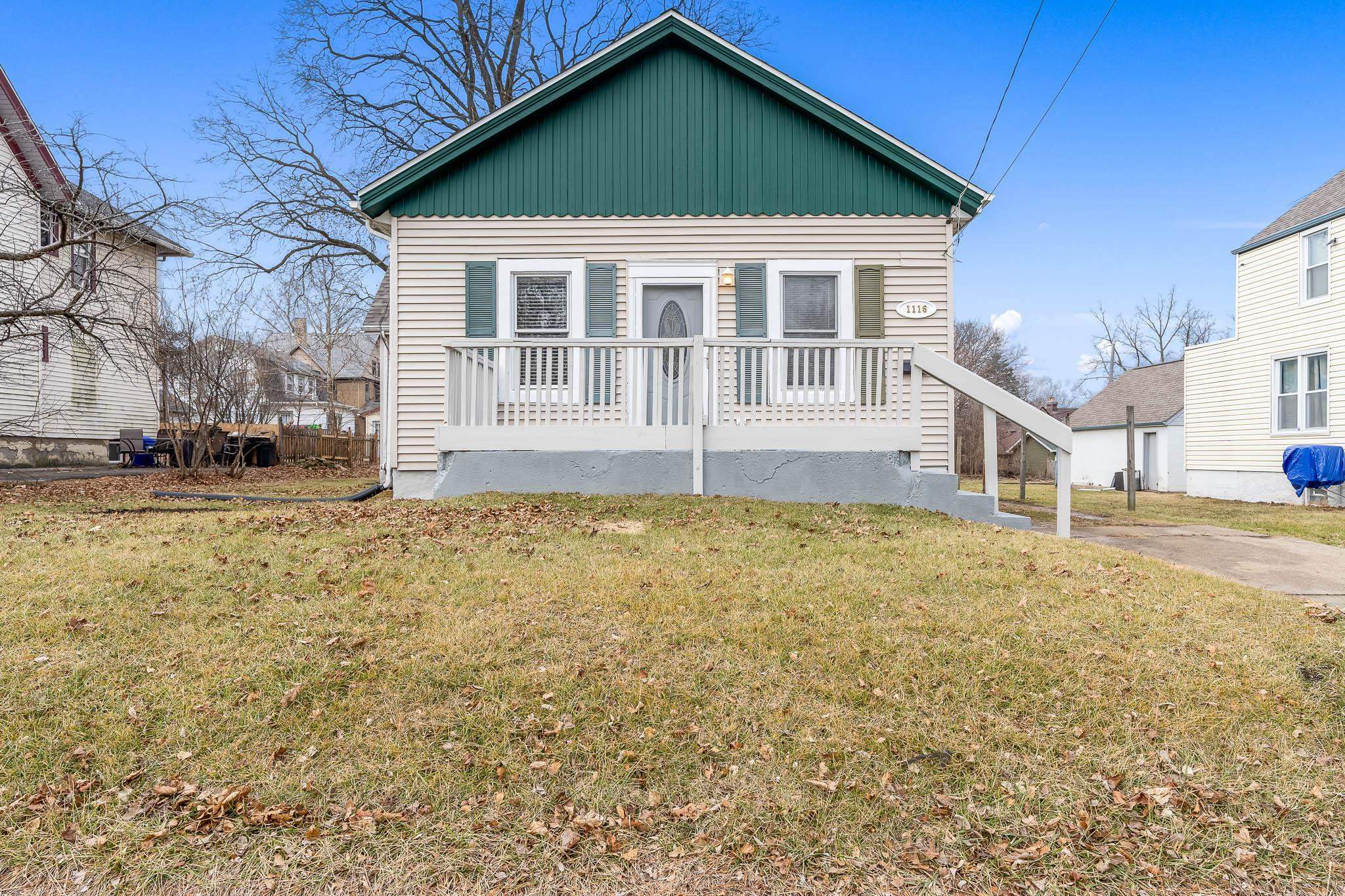 Property Photo:  1116 Ridge Ave Avenue  IL 61103 