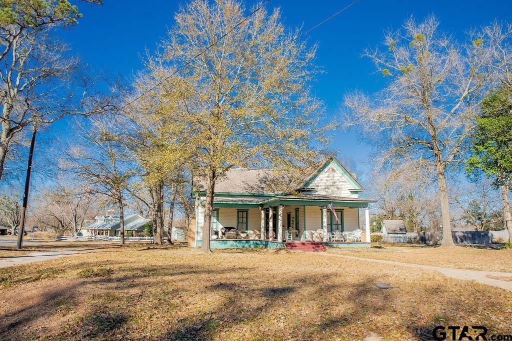 Property Photo: 602 E North TX 75771