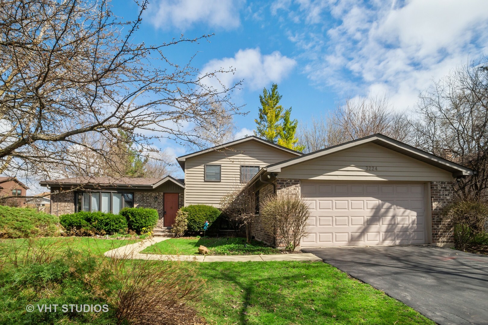 Property Photo:  3224 River Falls Drive  IL 60062 