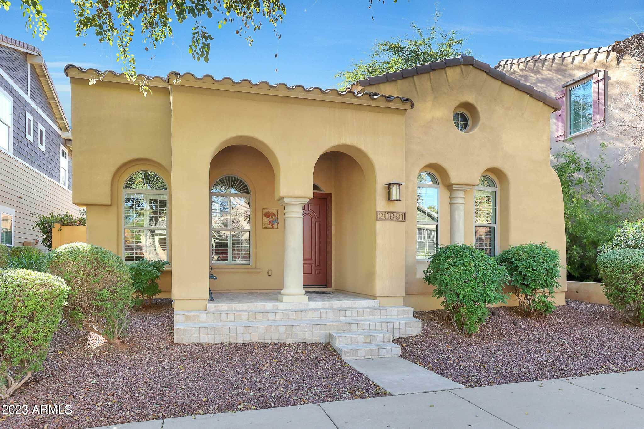 Property Photo:  20991 W Court Street  AZ 85396 