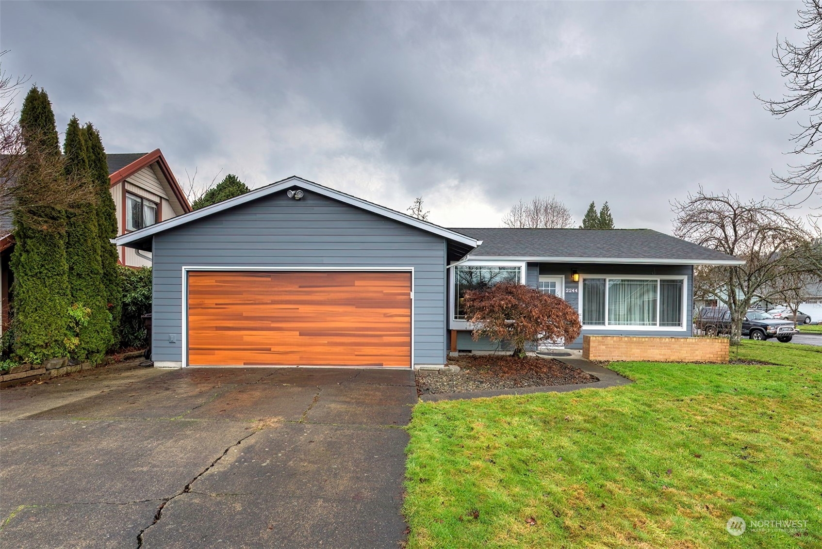 Property Photo:  2244 Lee Avenue  WA 98632 