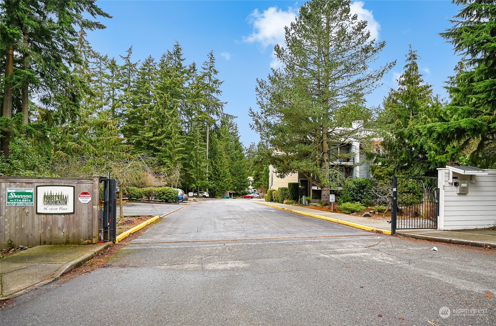 Property Photo: 702 N 161st Place 2 WA 98133