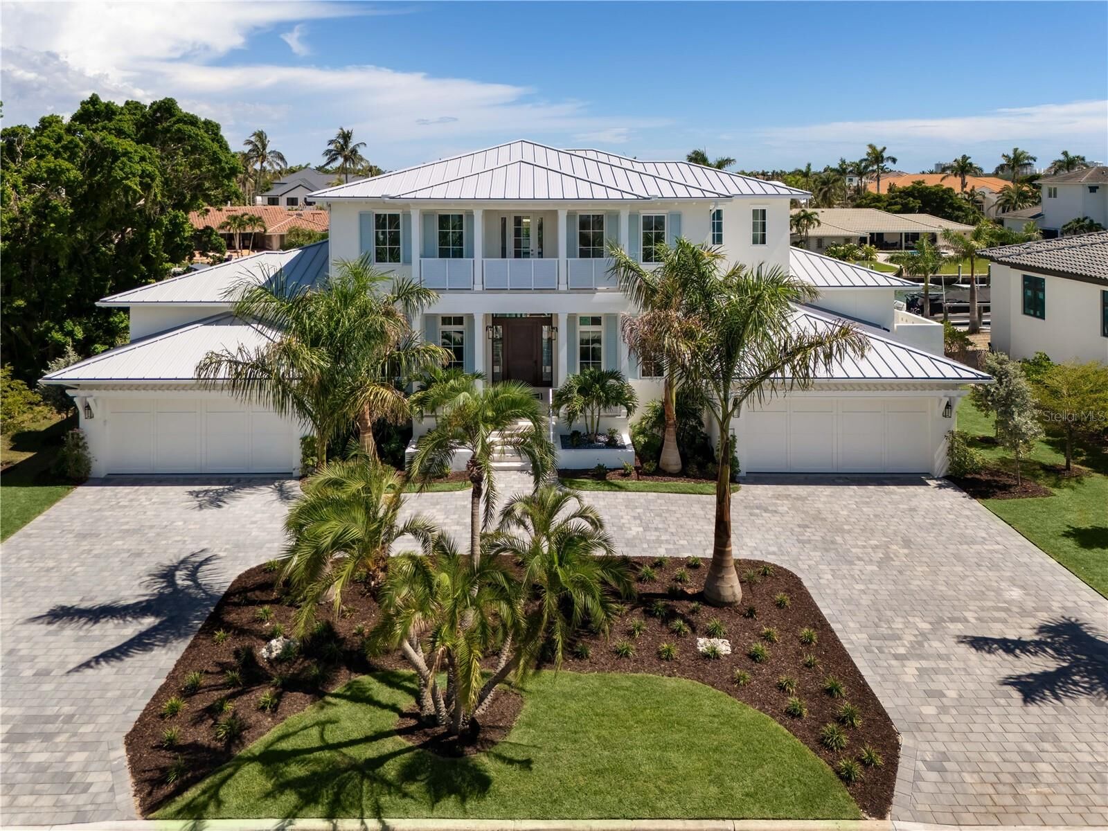 Property Photo:  118 N Warbler Lane  FL 34236 