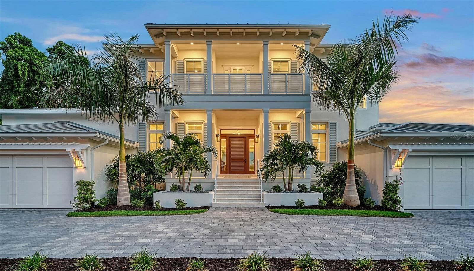 Property Photo: 118 N Warbler Lane FL 34236