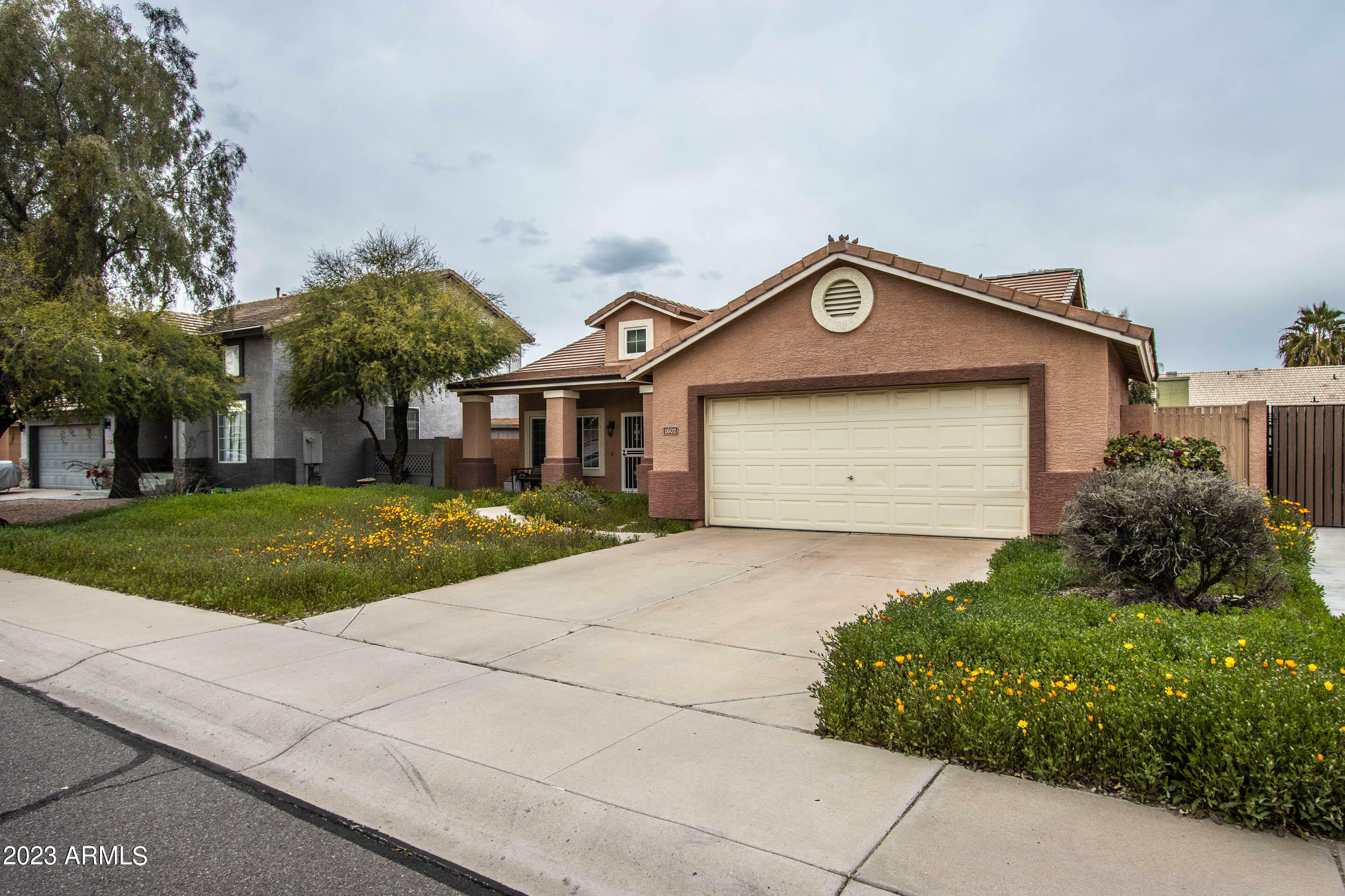 Property Photo:  1602 E Oakland Street  AZ 85225 