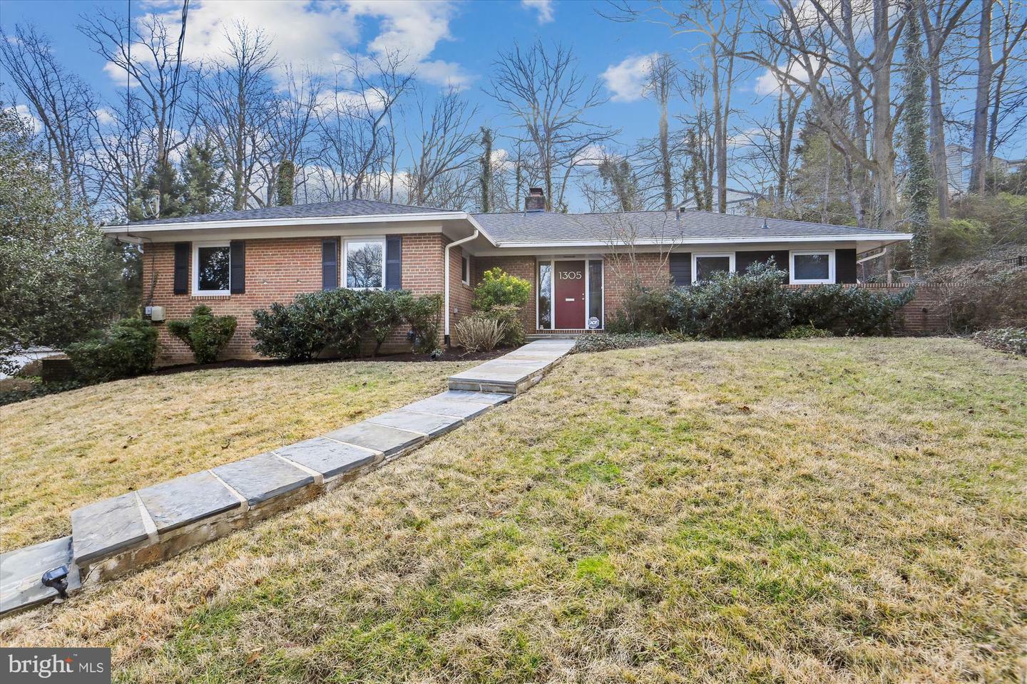 1305 Westgrove Boulevard  Alexandria VA 22307 photo