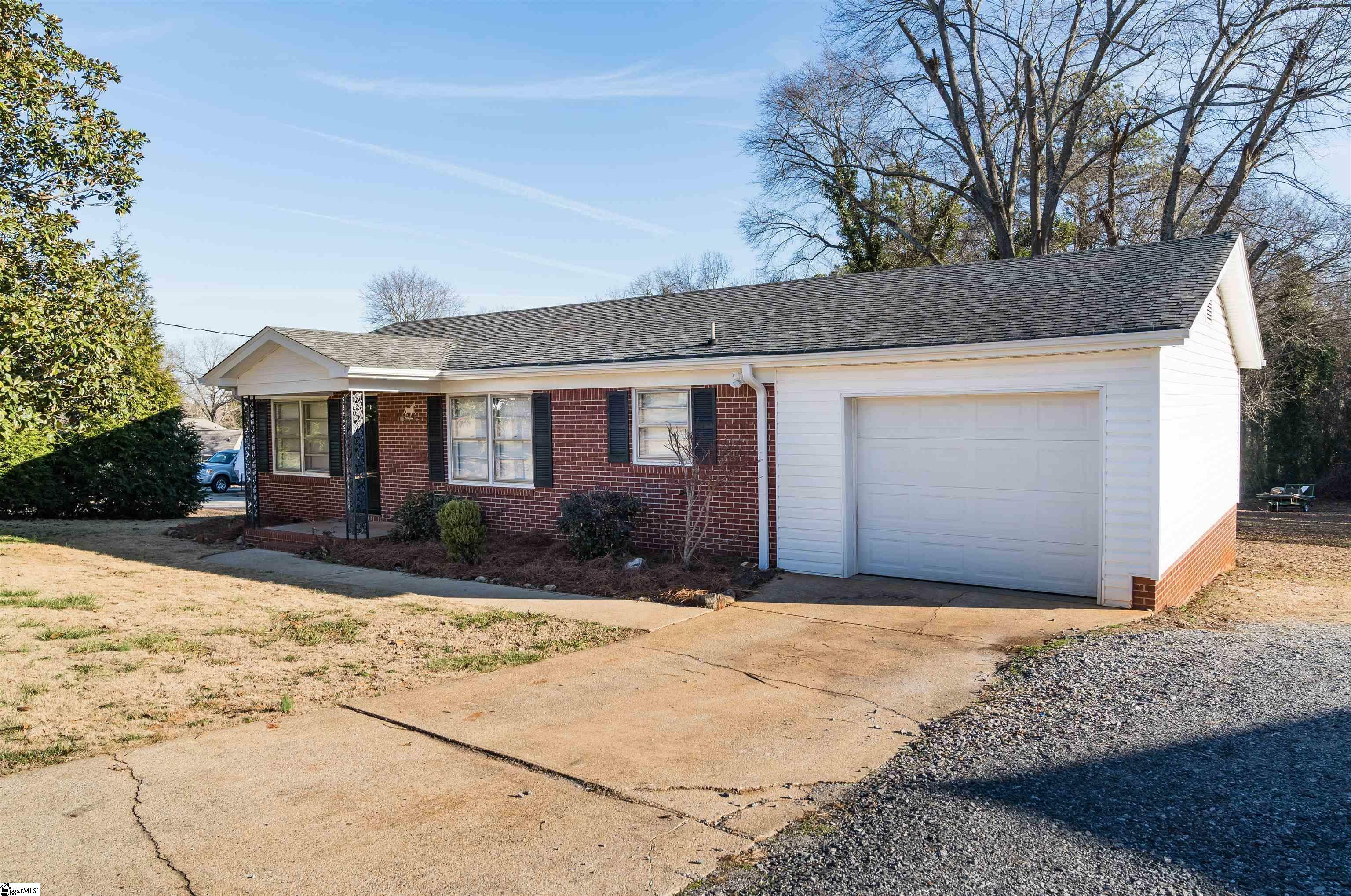 Property Photo:  516 Plainview Drive  SC 29365 