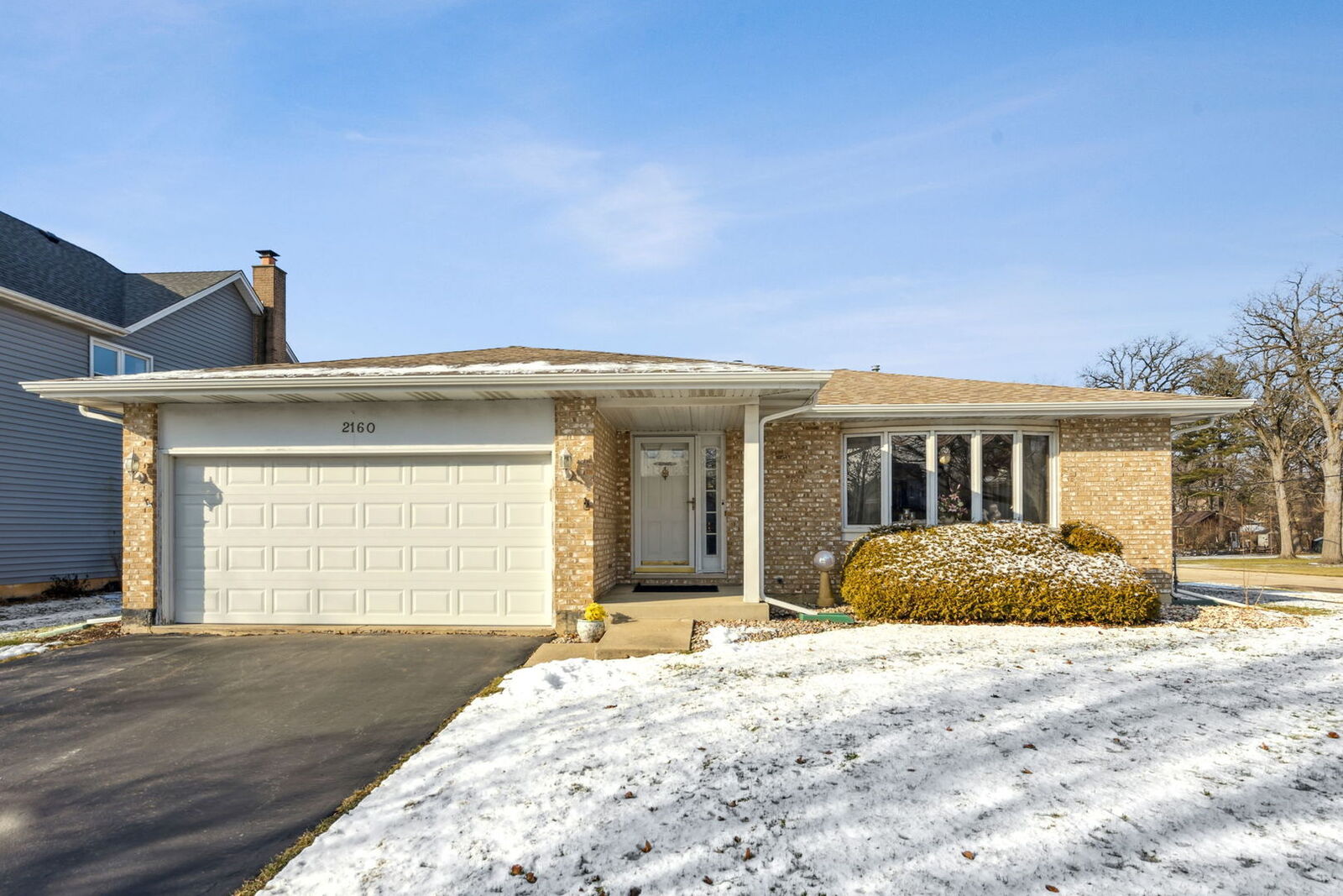 Property Photo:  2160 Mulberry Drive  IL 60185 