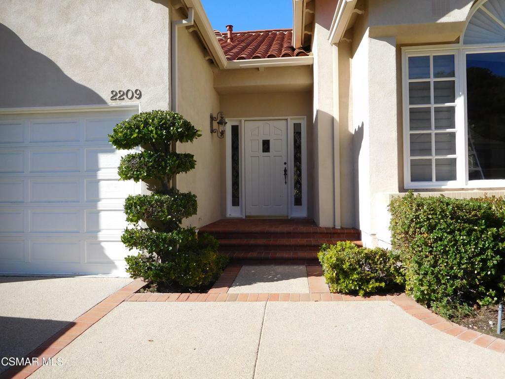 Property Photo:  2209 Kirsten Lee Drive  CA 91361 