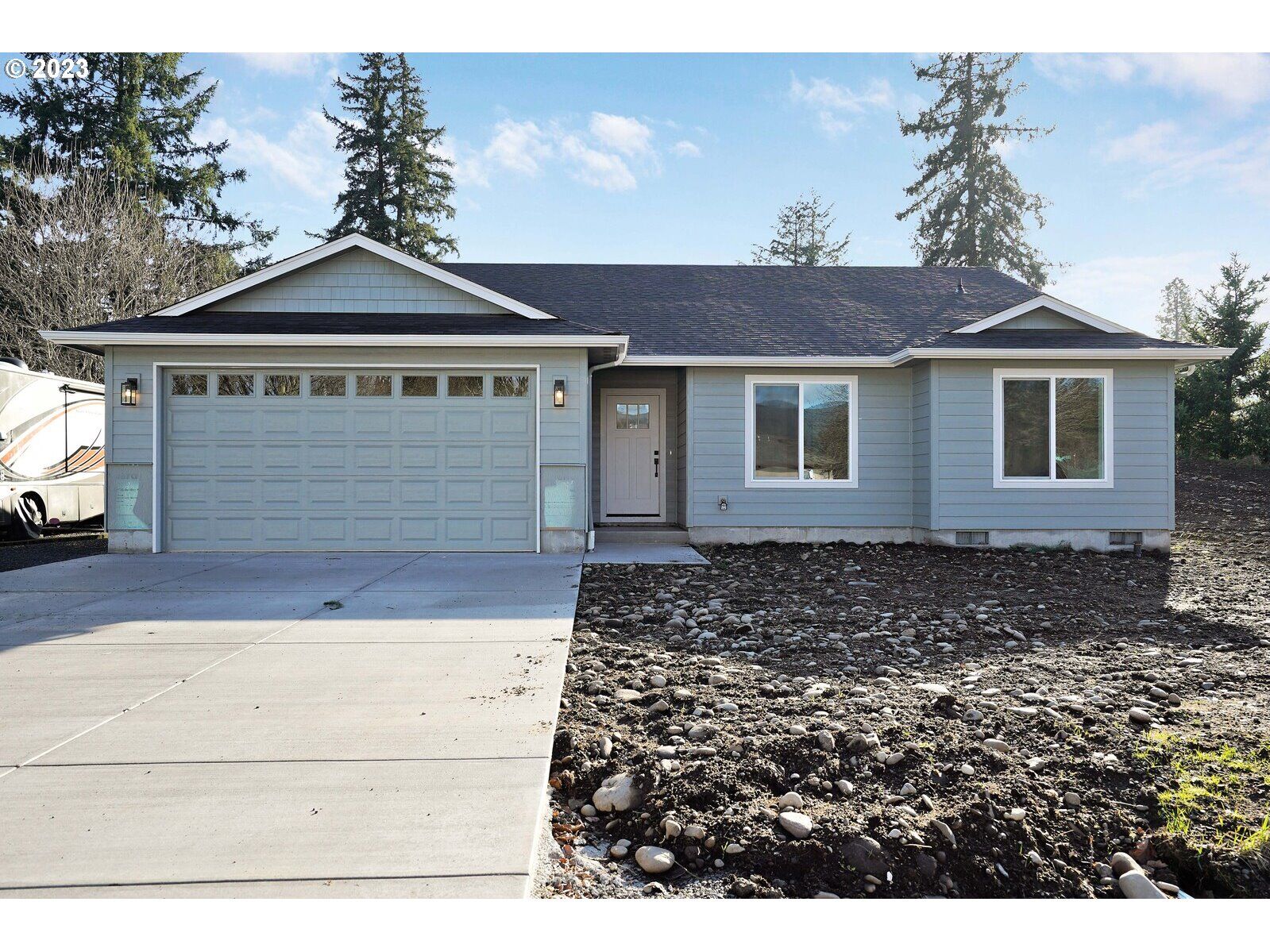 Property Photo:  610 Gray Pine St  OR 97358 