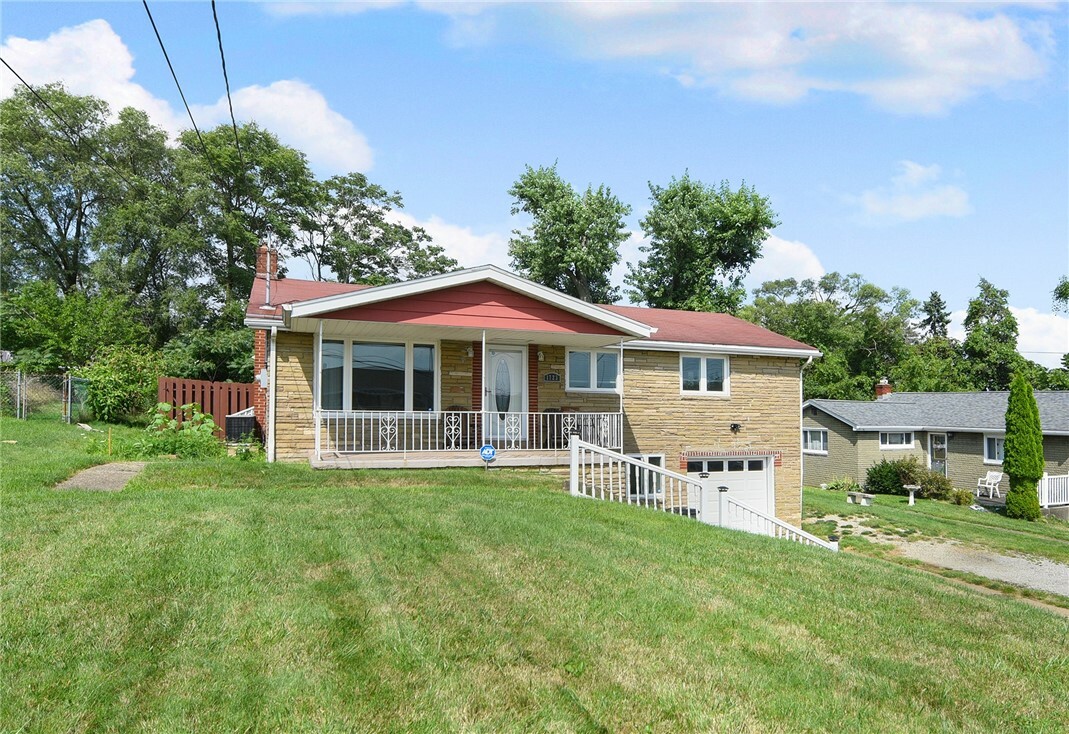 Property Photo: 1723 Howell St PA 15137