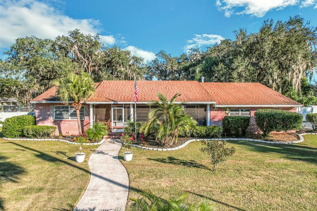 Property Photo: 1400 Floradel Avenue FL 34748