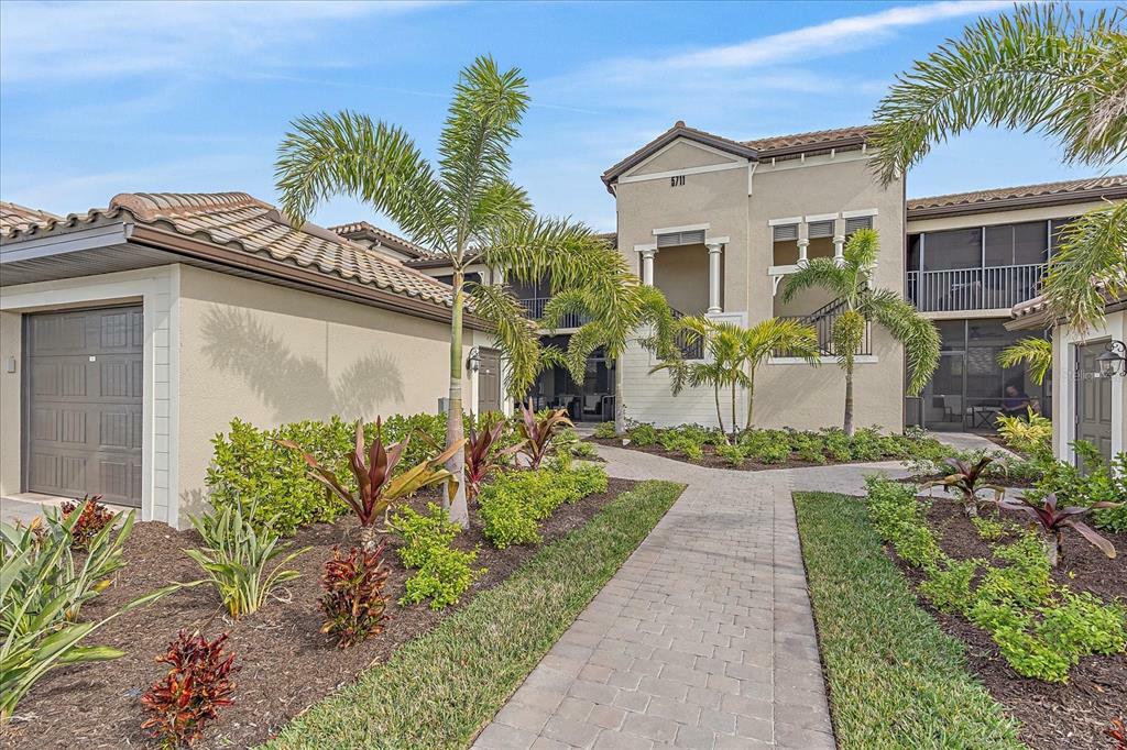 Property Photo: 5711 Palmer Circle 103 FL 34211