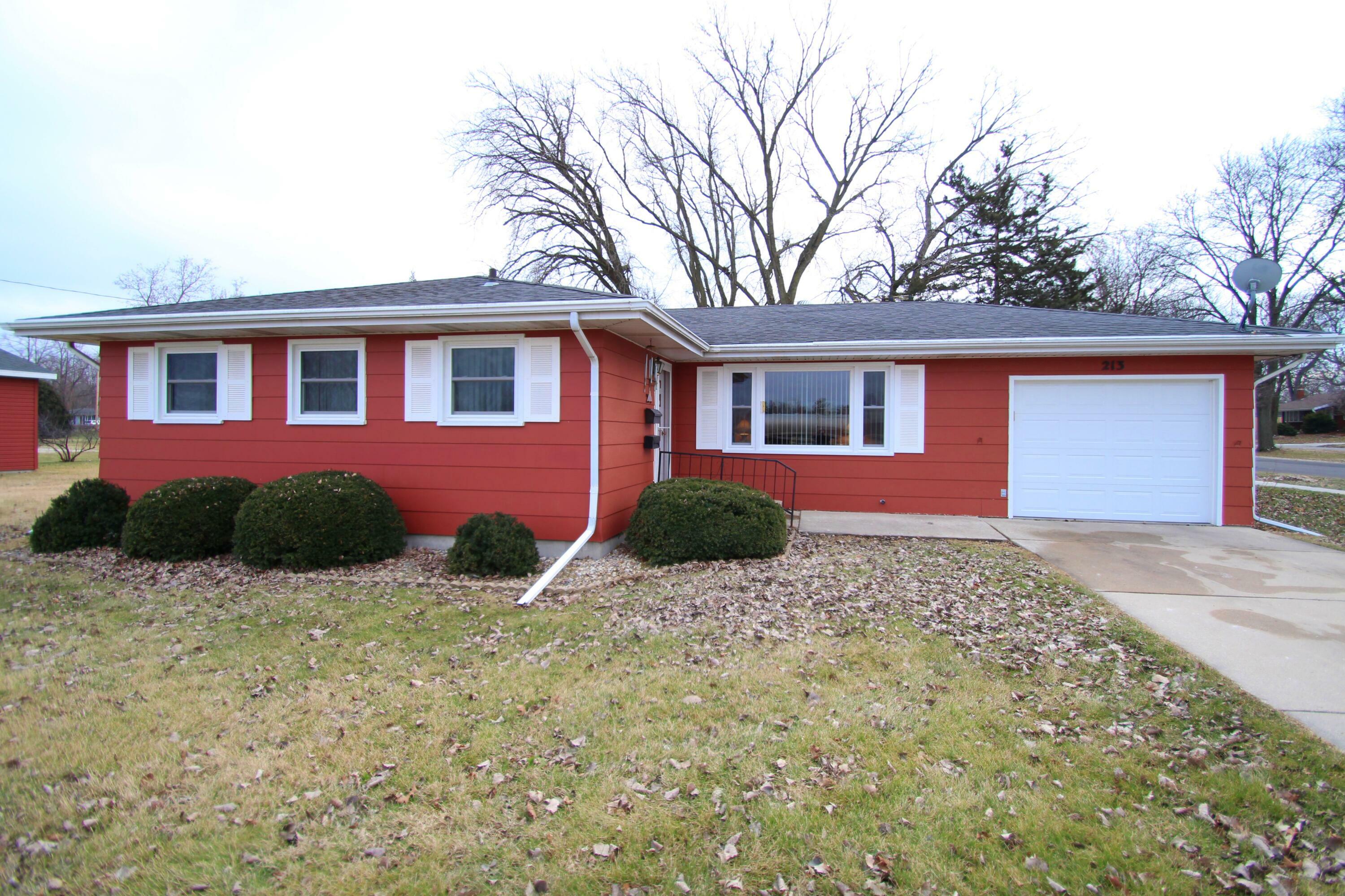 Property Photo:  213 W Rockwell Ave  WI 53538 