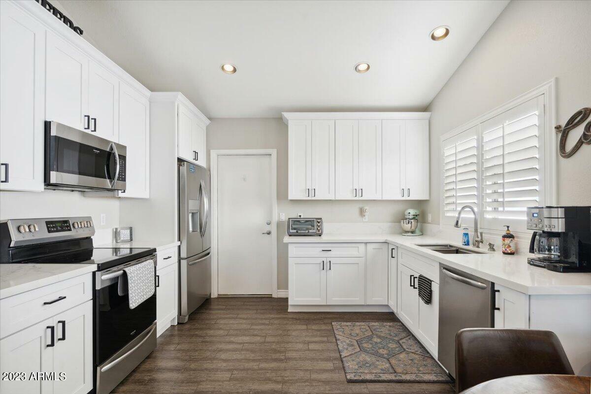 Property Photo: 20017 N 75th Drive AZ 85308