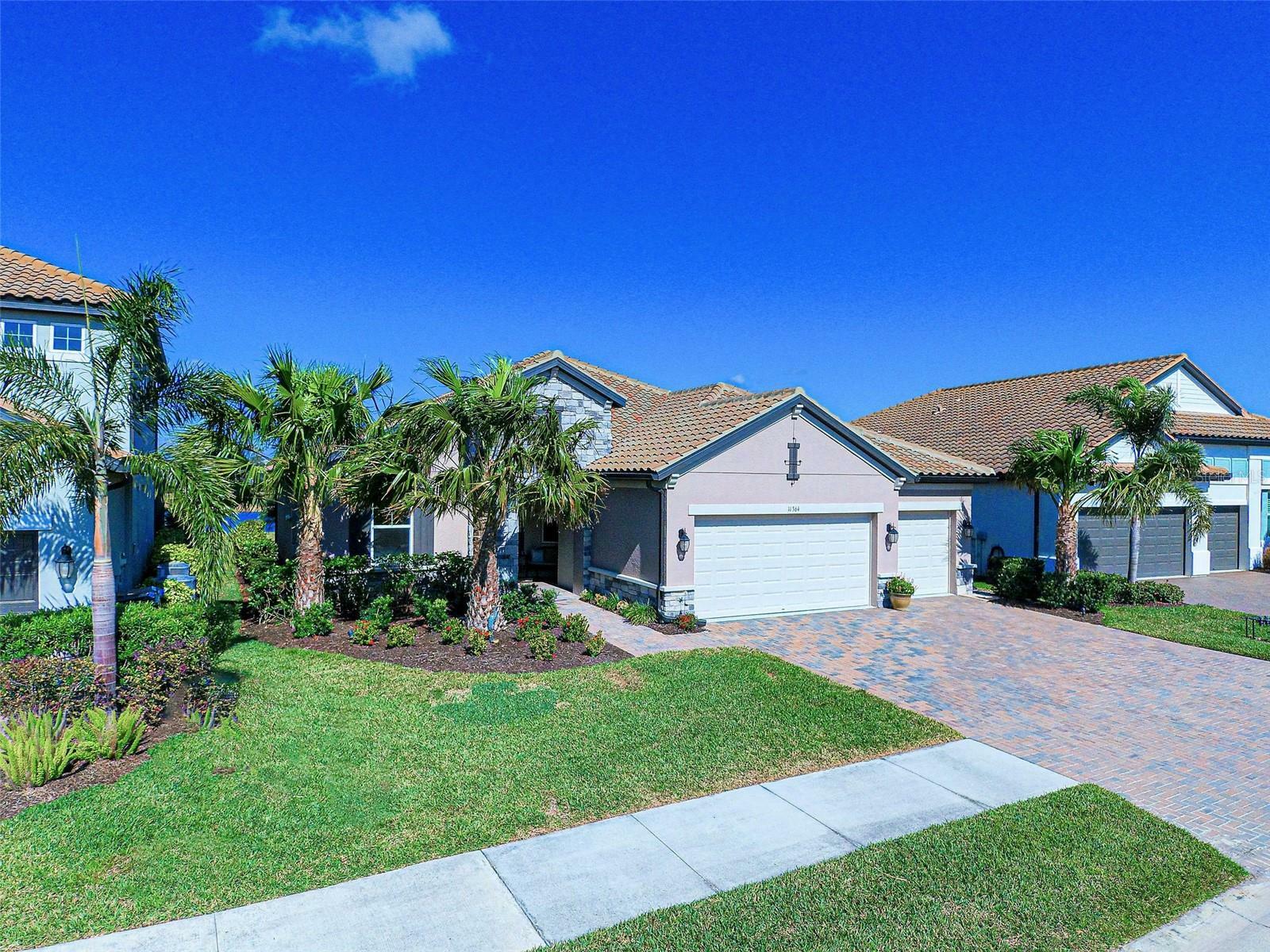 Property Photo:  11364 Montserrat Drive  FL 34293 