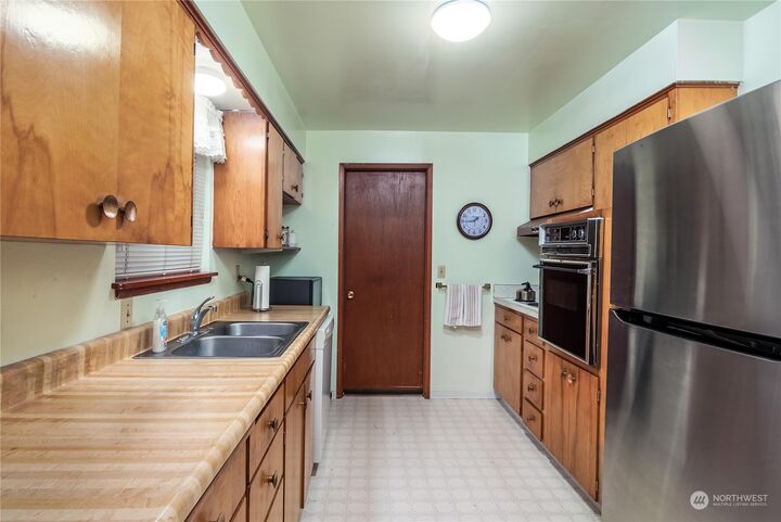 Property Photo: 808 20th Avenue WA 98354