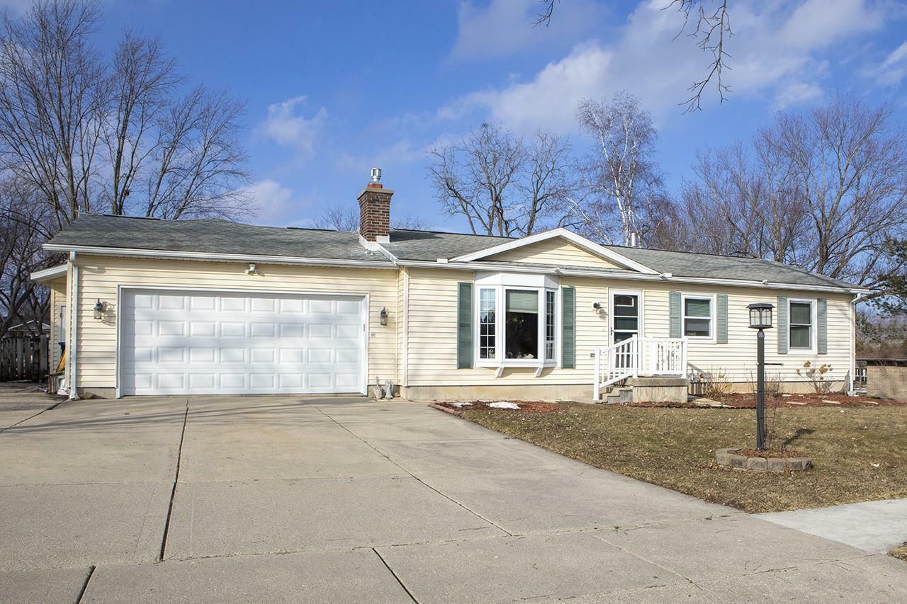 Property Photo:  12 Simonson Blvd  WI 53531 