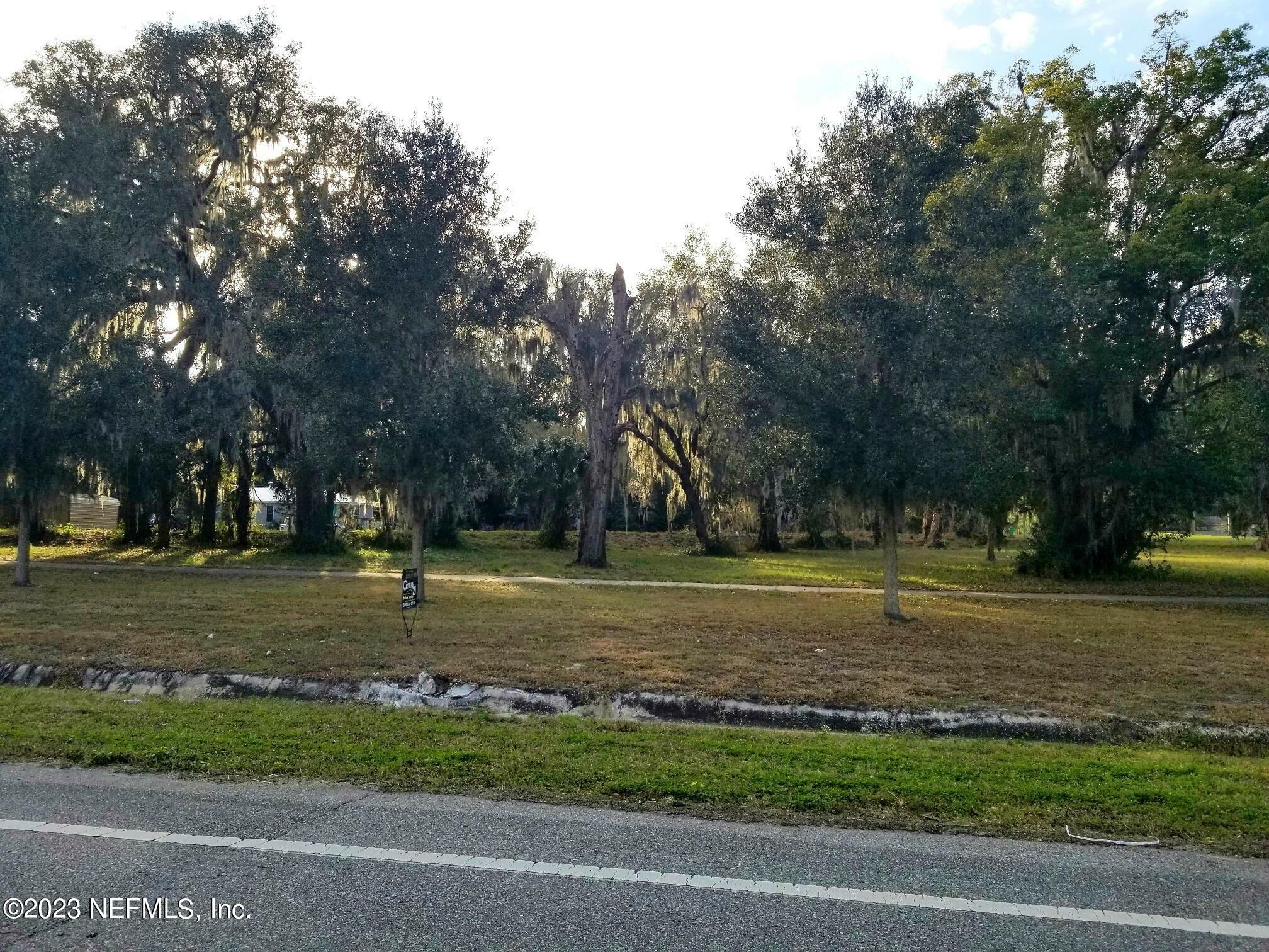 Property Photo: 1101 N Summit Street FL 32112