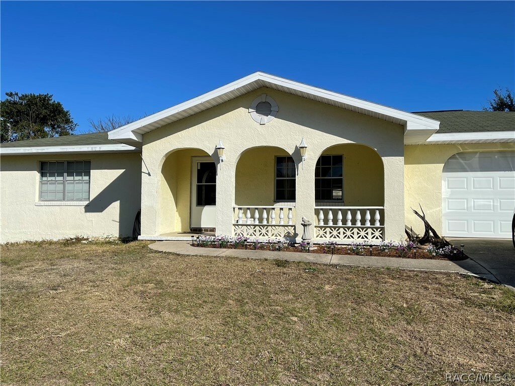 Property Photo:  912 Spruce Street  FL 34452 