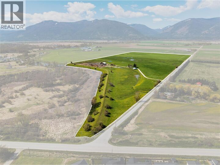 Property Photo:  305 Kootenay River Road  BC V0B 1G0 