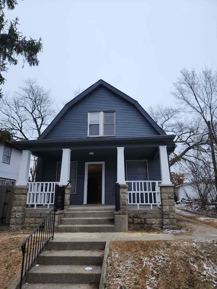 1534 Virginia Street  South Bend IN 46613 photo