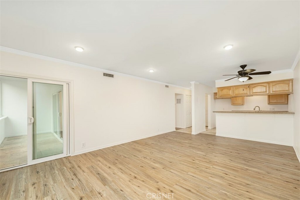 Property Photo: 14335 Huston Street 104 CA 91423