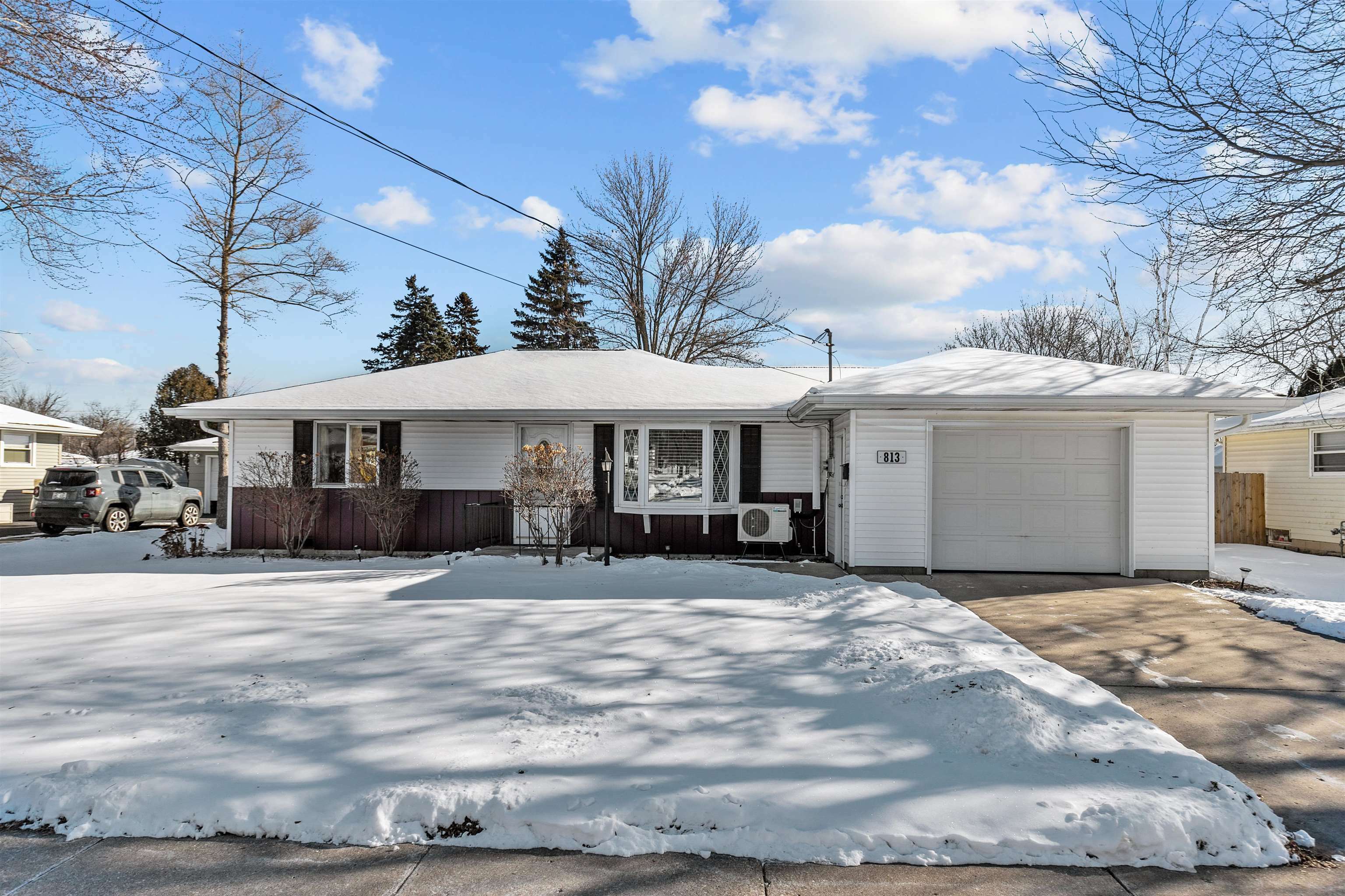 Property Photo:  813 Grove Street  WI 54952-2505 