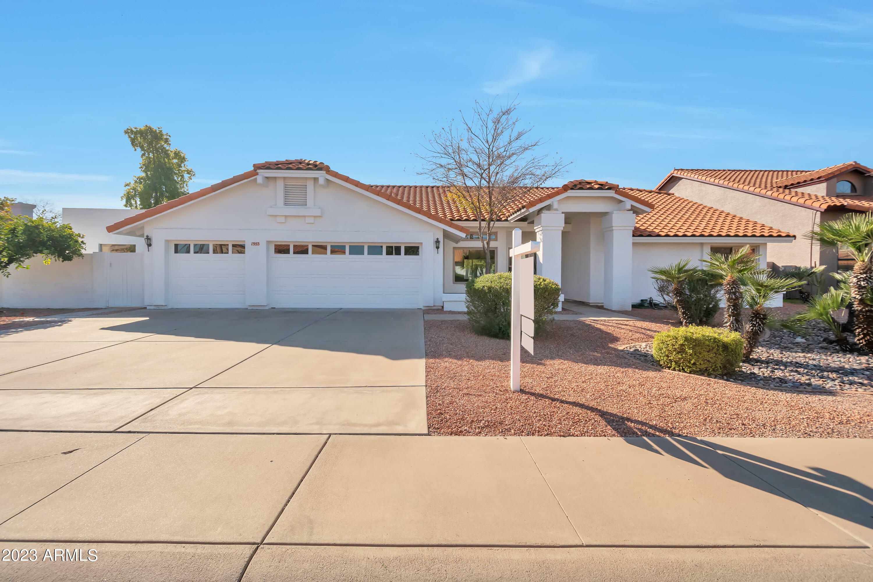 Property Photo:  1953 E Buena Vista Drive  AZ 85284 