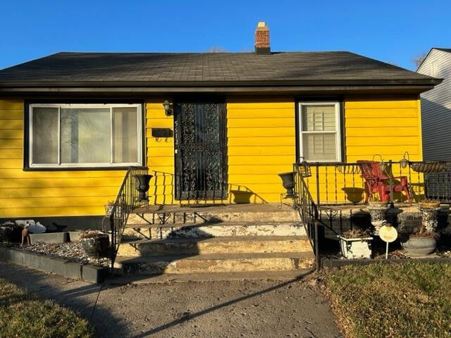 Property Photo:  5612 W 7th Avenue  IN 46406 