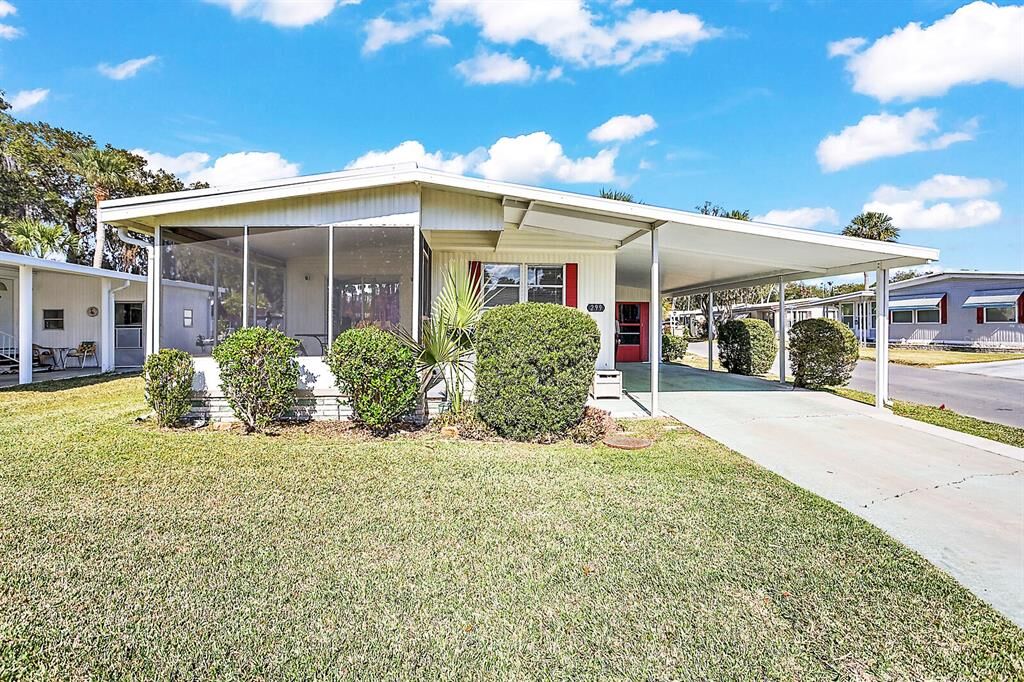 Property Photo:  299 Country Club Boulevard  FL 32726 