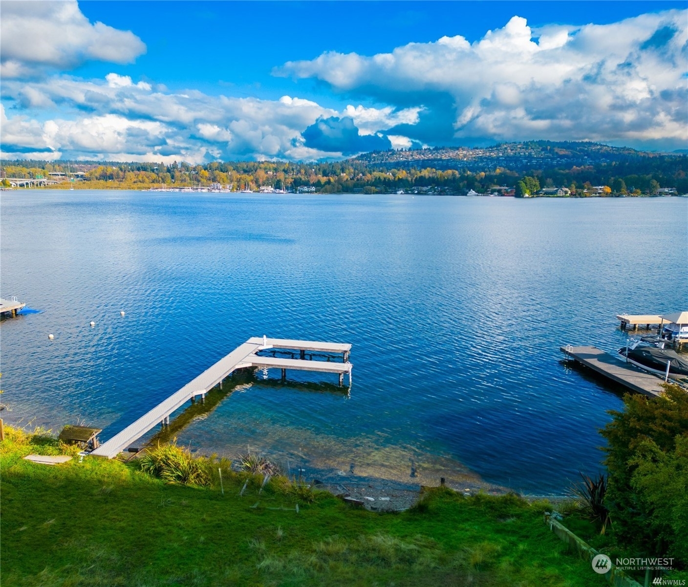 Property Photo: 4006 E Mercer Way WA 98040