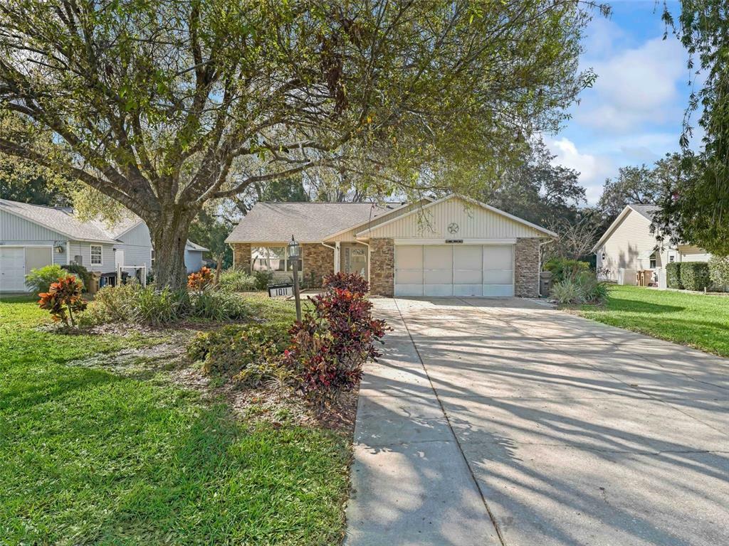 Property Photo:  1011 Dundee Circle  FL 34788 