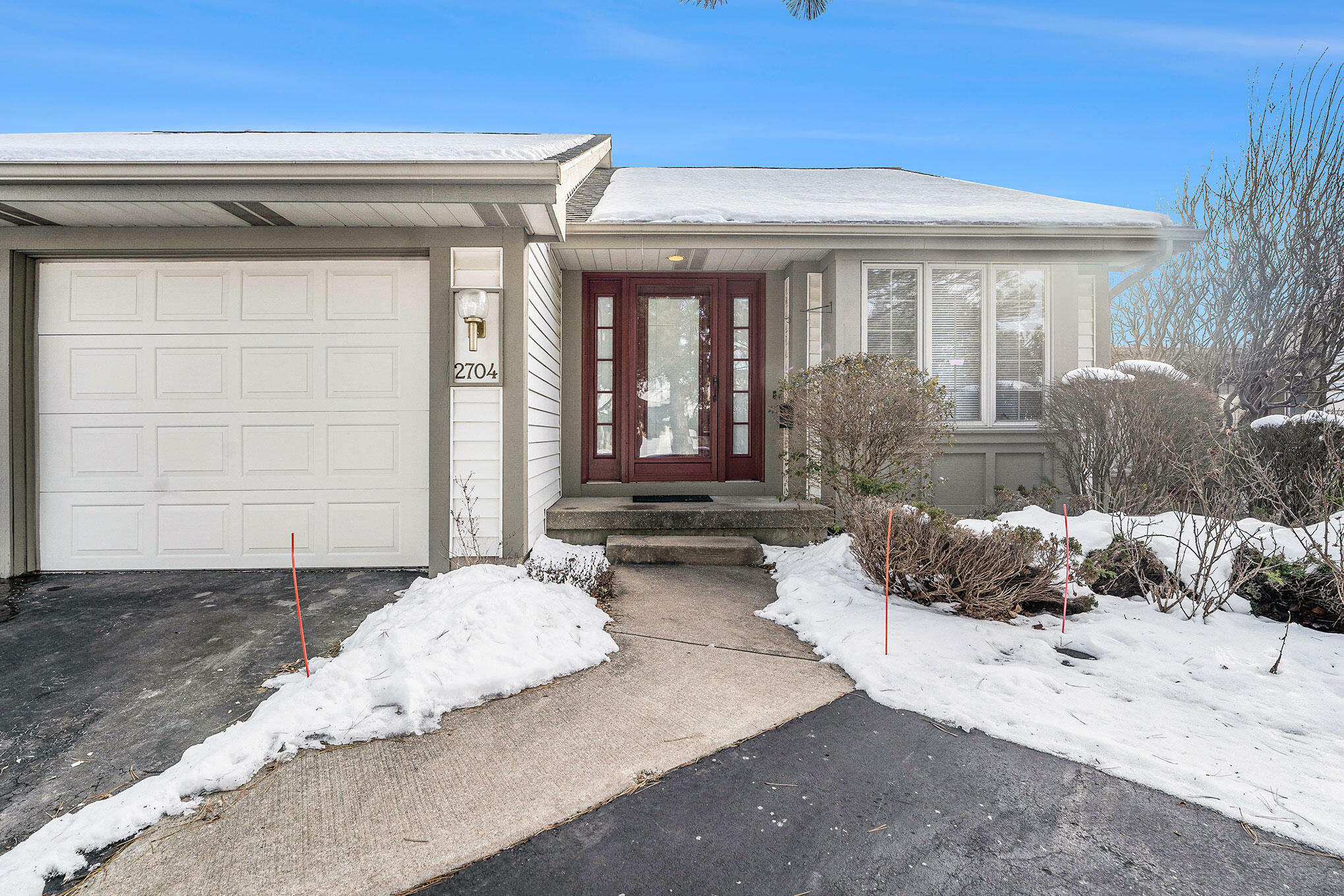 Property Photo:  2704 Mulford Drive SE  MI 49546 