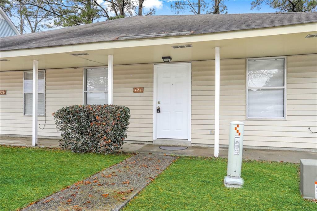 Property Photo:  124 Village Drive 124  LA 70461 