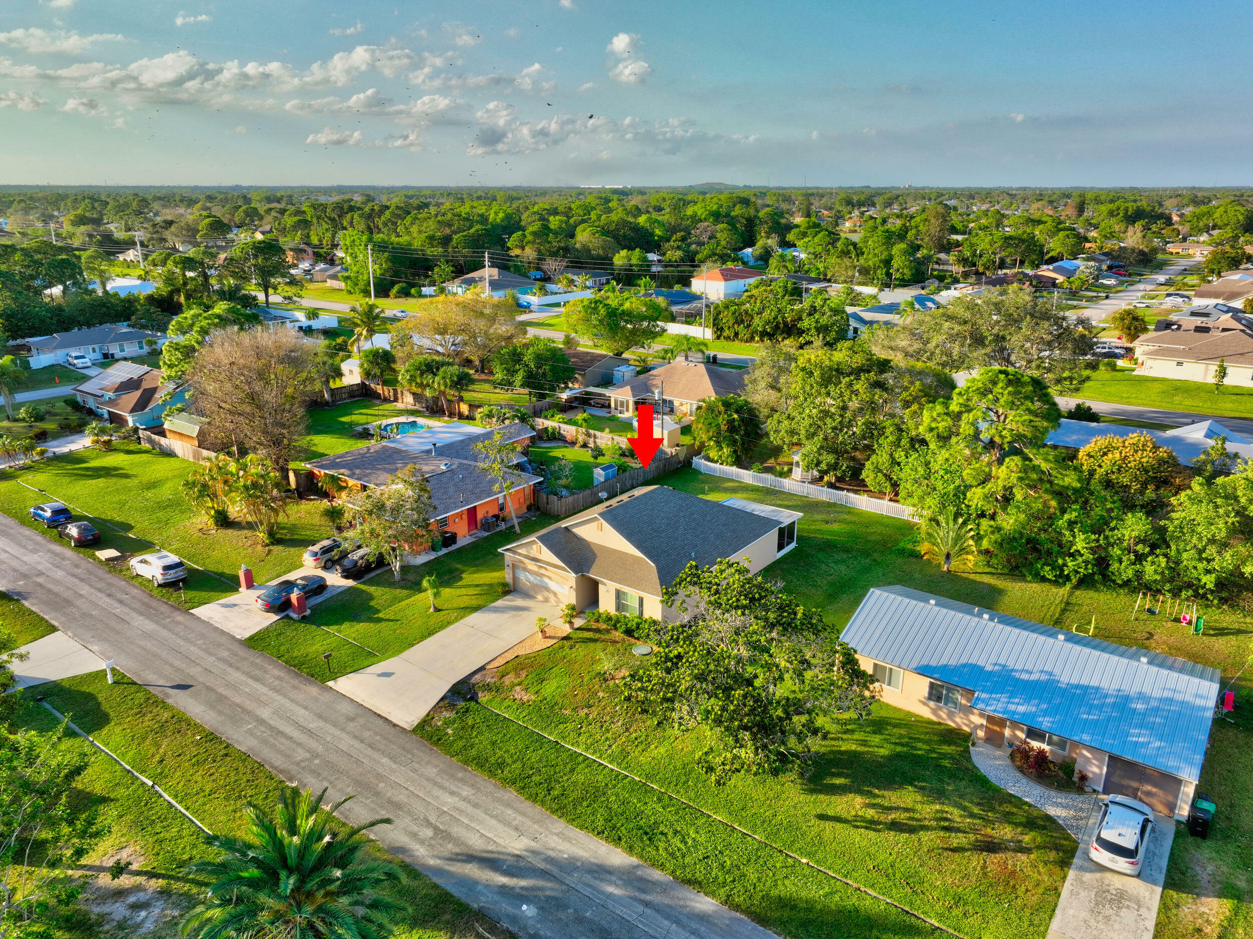 Property Photo: 375 NW Fairfax Avenue FL 34983