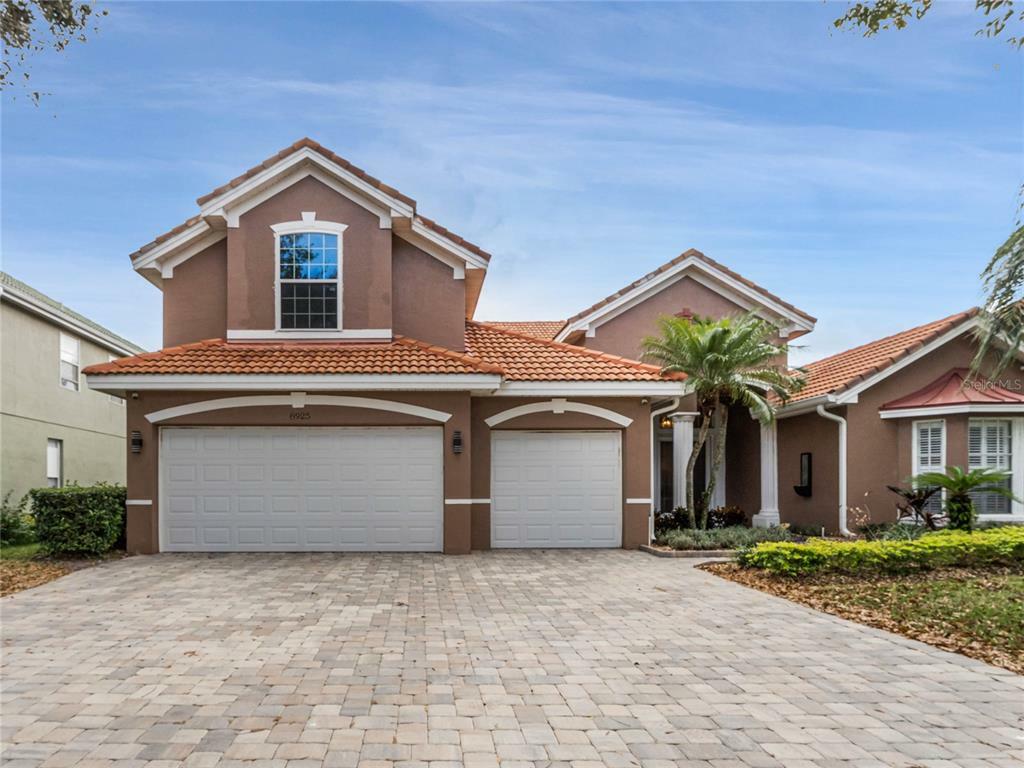 Property Photo:  8925 Heritage Bay Circle  FL 32836 