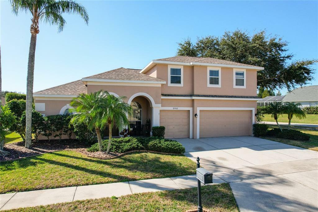 Property Photo: 10401 Meadow Crossing Drive FL 33647