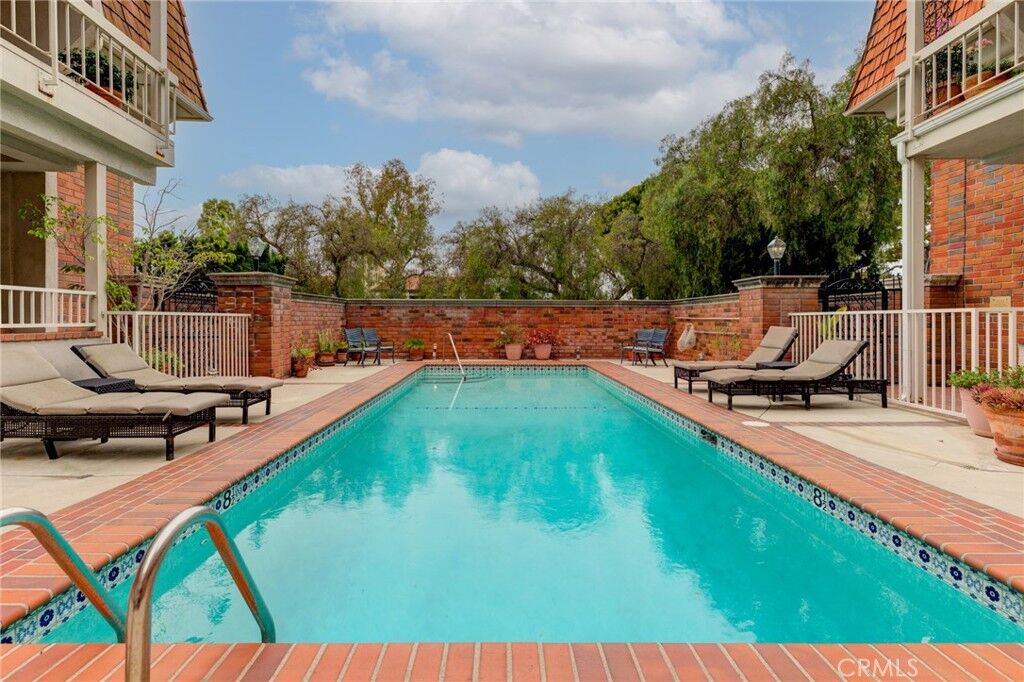 Property Photo: 2306 W Palos Verdes Drive West 202 CA 90274