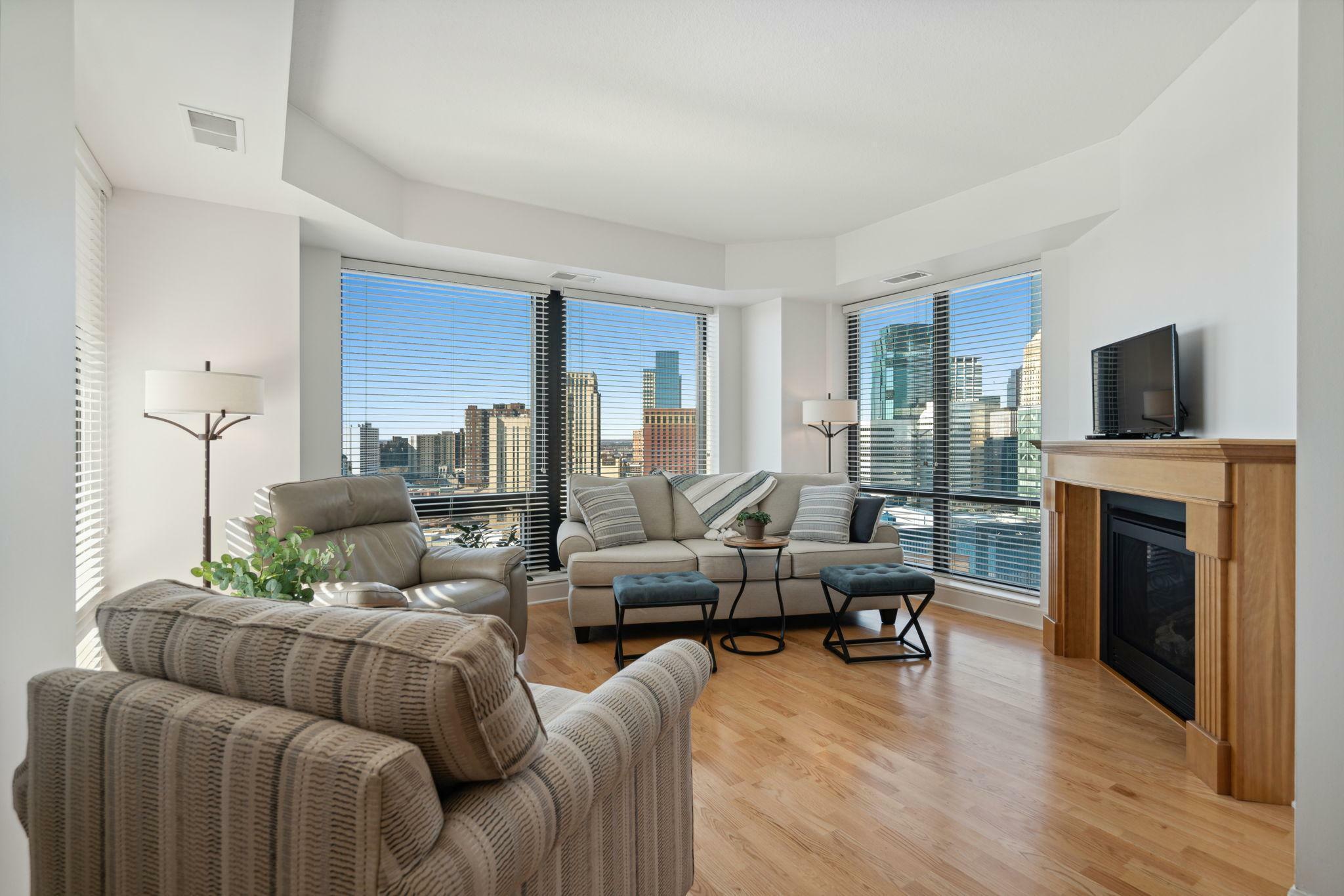 Property Photo:  500 E Grant Street 1801  MN 55404 