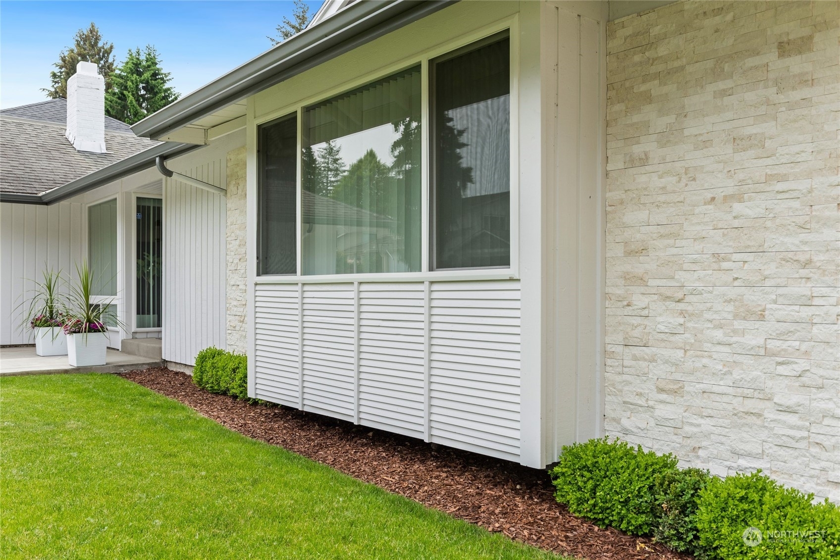 Property Photo:  2651 168th Place NE  WA 98008 
