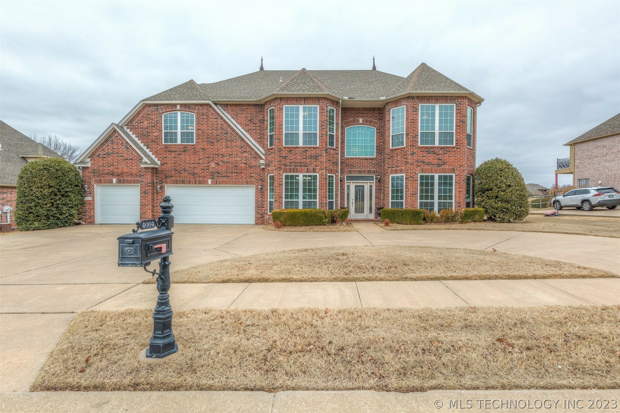 Property Photo:  4004 N Battle Creek Drive  OK 74012 