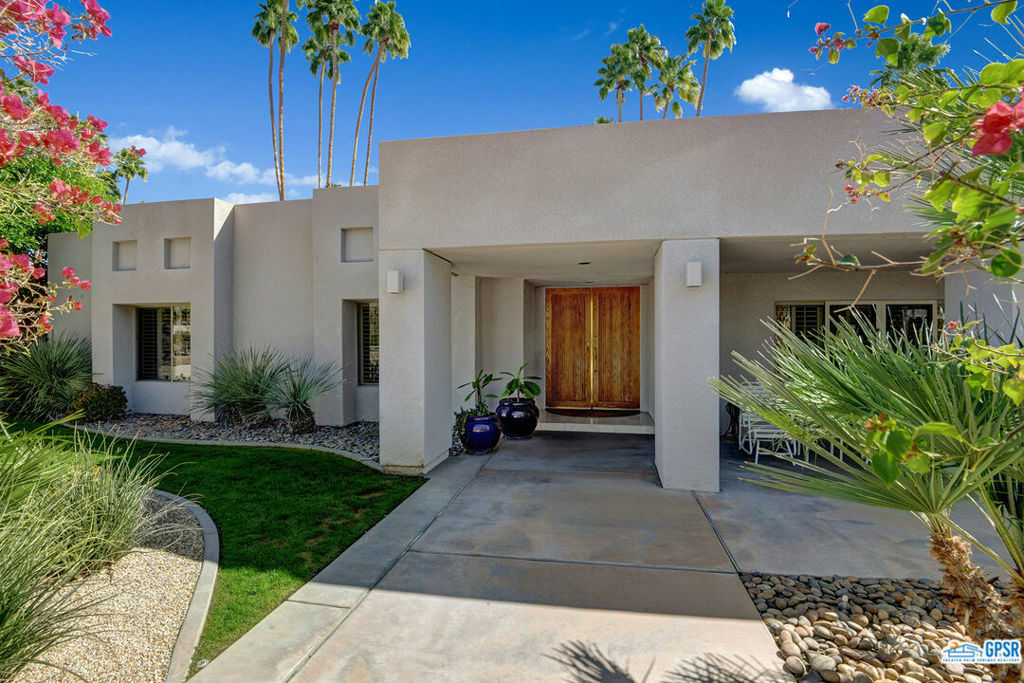 Property Photo: 2560 S Camino Real CA 92264