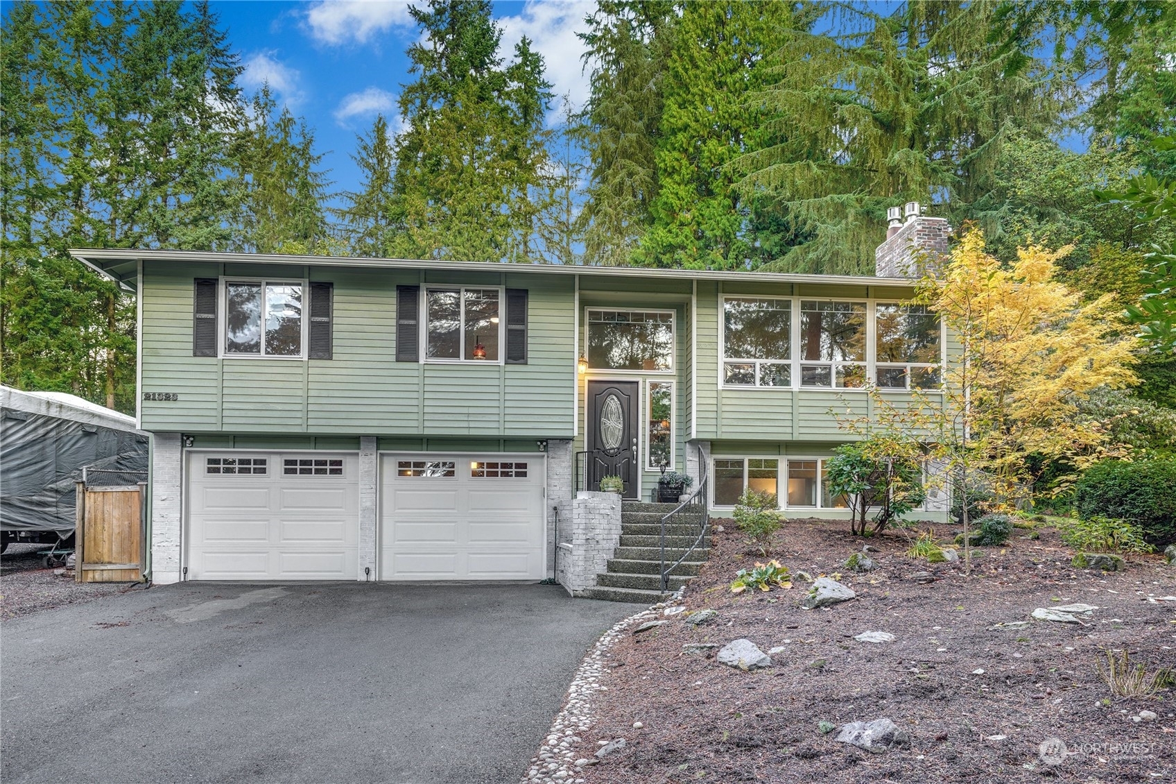 Property Photo:  21323 73rd Drive SE  WA 98072 