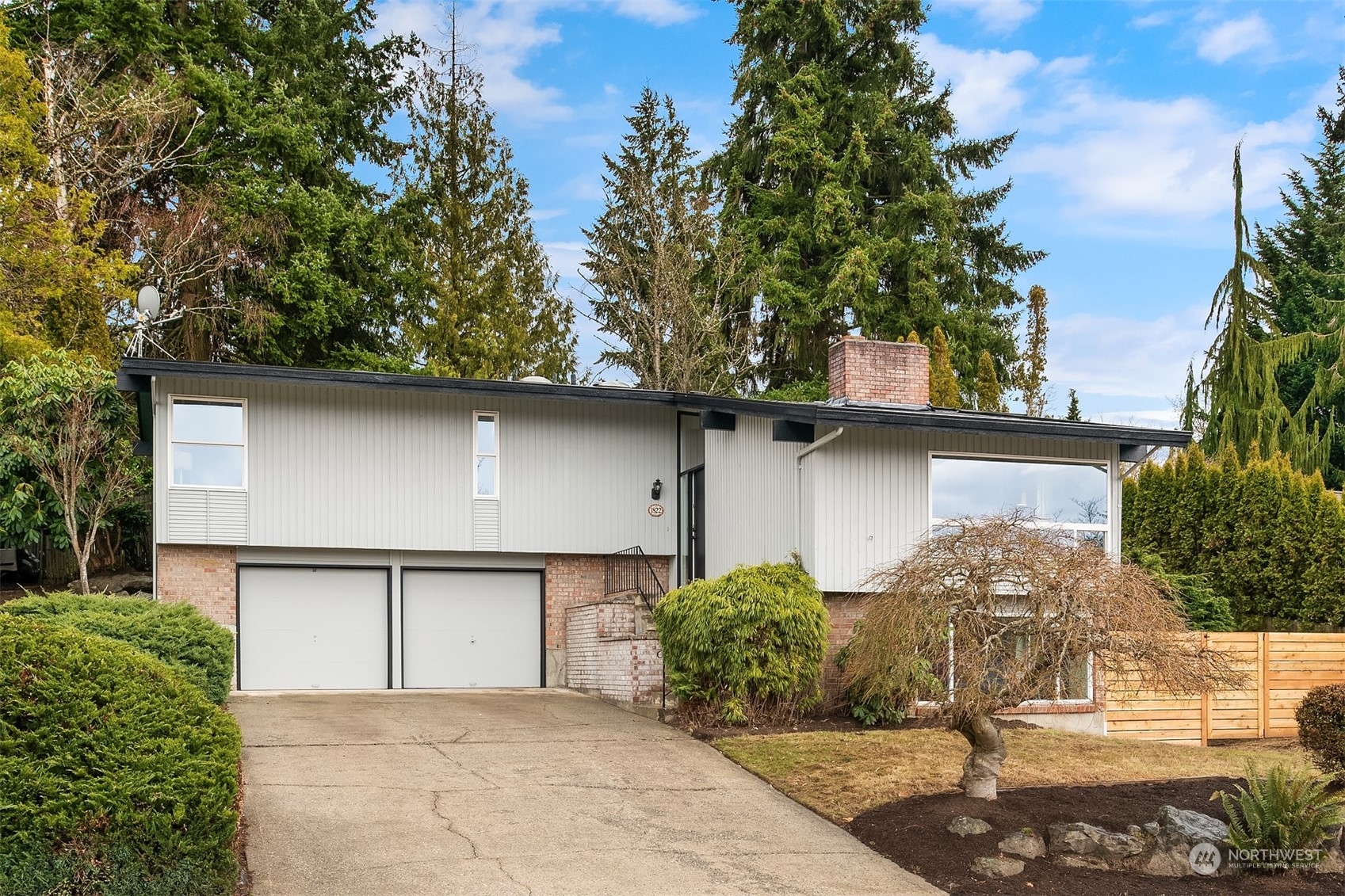 Property Photo:  1822 138th Place SE  WA 98005 