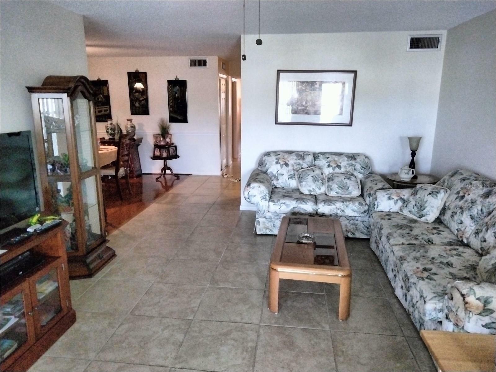 Property Photo: 6400 46th Avenue N 301 FL 33709