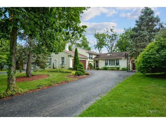 Property Photo: 309 E Washington Avenue IL 60044