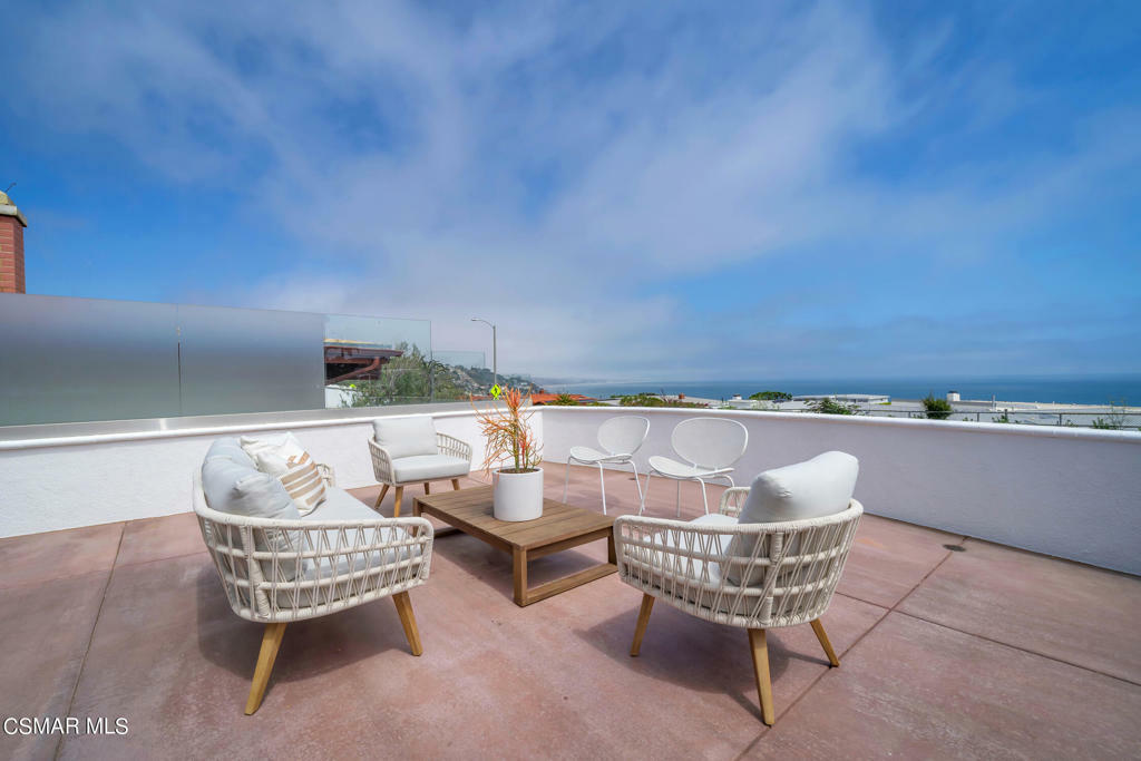 Property Photo:  18315 Coastline Drive  CA 90265 