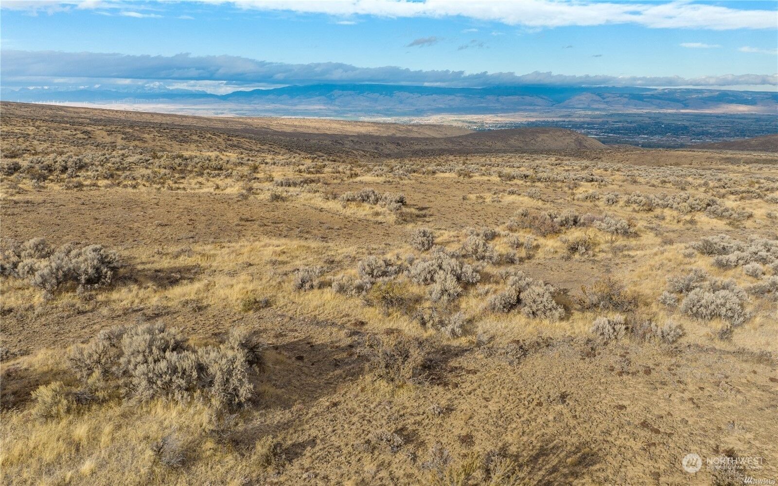 Property Photo:  33 Coyote Run Road  WA 98926 